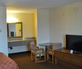 Scottish Inn & Suites - Eau Claire