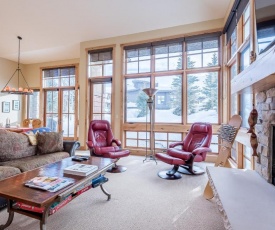 Angani Way Townhome with access to pool, hot tub, tennis and golf