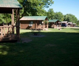 Fremont Jellystone Park Loft Cabin 1