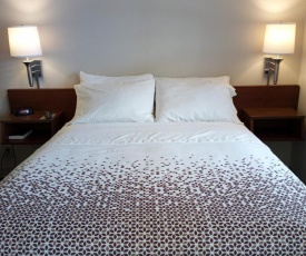 Bay Motel