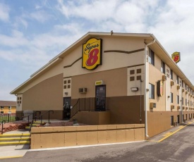 Super 8 by Wyndham Janesville