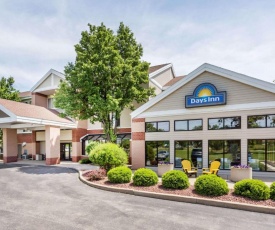 Days Inn & Suites by Wyndham Madison