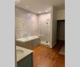 3E - Charming Victorian Townhouse Sleeps 11