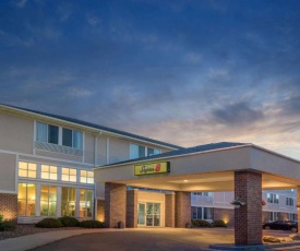 Super 8 by Wyndham Menomonie WI
