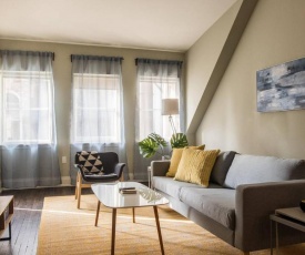 1 BR Apt Next To Public Market by Frontdesk
