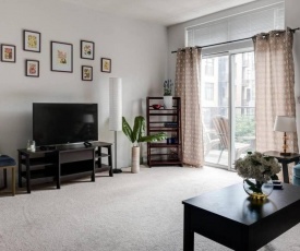 Third Ward 1 and 2 BR with Patio by Frontdesk