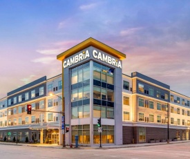 Cambria Hotel Milwaukee Downtown