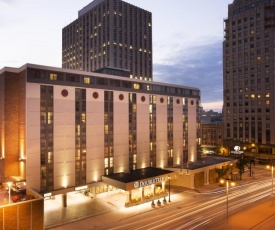 DoubleTree by Hilton Milwaukee Downtown