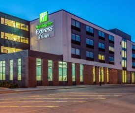 Holiday Inn Express & Suites Platteville, an IHG Hotel