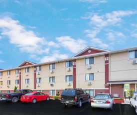 Super 8 by Wyndham Kenosha/Pleasant Prairie