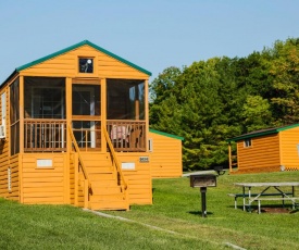 Plymouth Rock Camping Resort Deluxe Cabin 16
