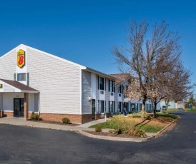 Super 8 by Wyndham Portage