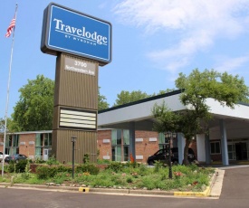 Travelodge by Wyndham Water's Edge Hotel - Racine