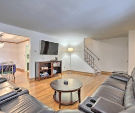 Pittsburgh Townhome about 5 Miles to Market Square