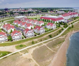4 Bedroom Lakefront Villa