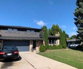 Beautiful 3 Bedroom Vacation Home - Close to Lake Michigan