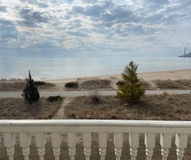 Lake View King Suite