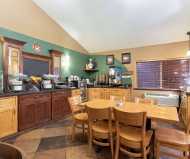 AmericInn by Wyndham Sheboygan