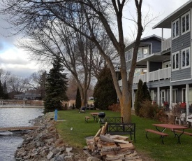 Snug Harbor Inn