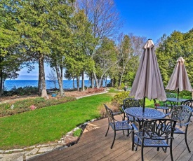 Sturgeon Bay Hideaway with Direct Water Access!