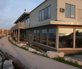 Lighthouse Inn - Two Rivers