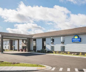 Days Inn & Suites by Wyndham Wausau