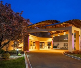 Holiday Inn Express Milwaukee - West Medical Center, an IHG Hotel