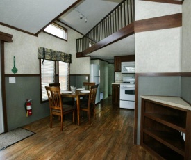 Arrowhead Camping Resort Cottage 11