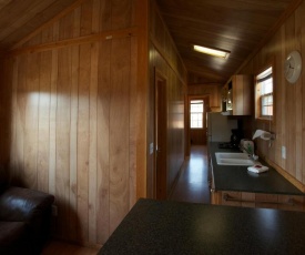 Arrowhead Camping Resort Deluxe Cabin 14