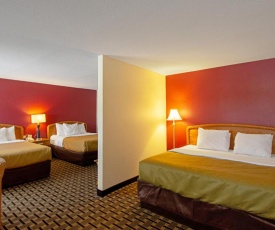 Econo Lodge Inn & Suites