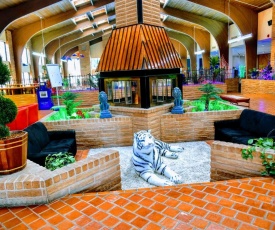 Douglas Inn and Conference Center