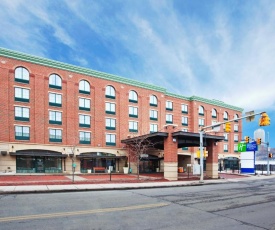 Holiday Inn Express Hotel & Suites Pittsburgh-South Side, an IHG Hotel
