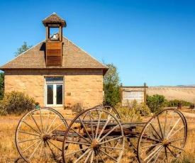 Converted Historic Schoolhouse with Hot Tub and Views!