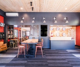 Mountain Modern Motel