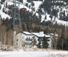 Four Seasons II Condominiums