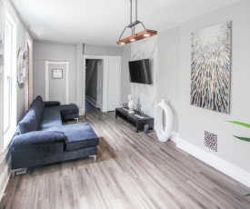 ☆☆ Modern Coed Dorm in Reading ☆☆