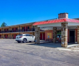 Econo Lodge Hotel