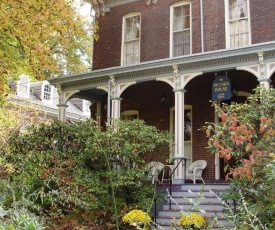 Hillard House Inn