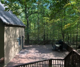 Cozy Cottage at Saw Creek
