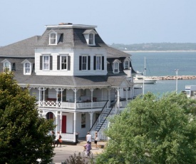Inn at Old Harbor