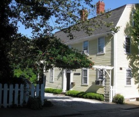 Admiral Farragut Inn