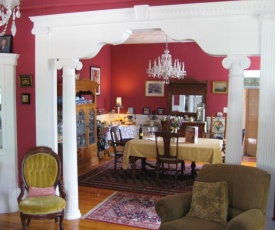 Historic Hill Inn