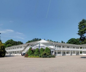 Hamilton Village Inn
