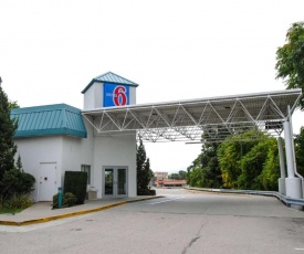 Motel 6-Warwick, RI - Providence Airport - I-95