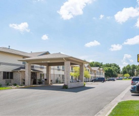 Super 8 by Wyndham Brookings