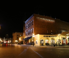 Martin & Mason Hotel