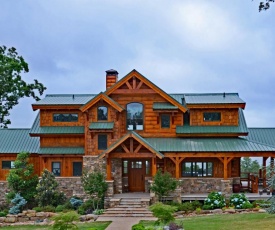 Luxury Family Retreat - Greers Ferry Lake!