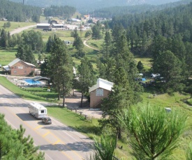 Black Hills Cabins & Motel at Quail's Crossing