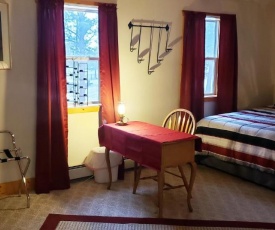 Mickelson Trail Treehouse Suite