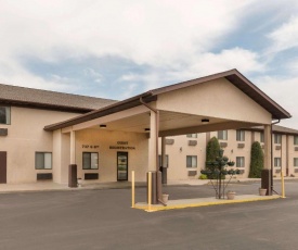 Baymont by Wyndham Hot Springs